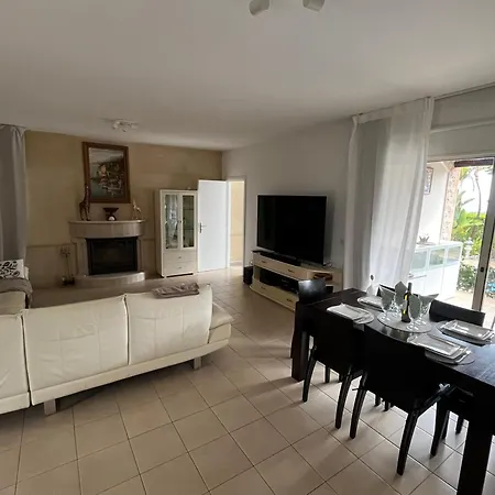 Lachi Marina #17 فيلة Polis