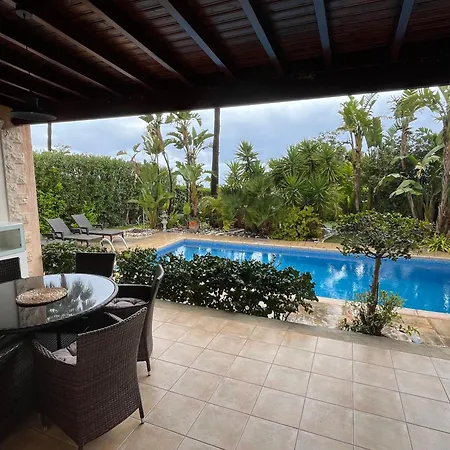 Lachi Marina #17 Polis