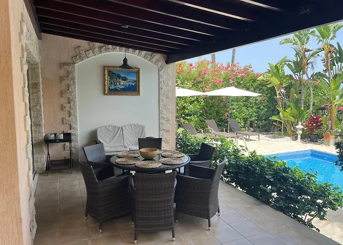 Lachi Marina #17 * Polis