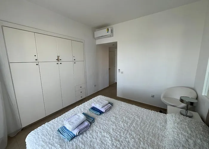 Lachi Marina #17 Villa *