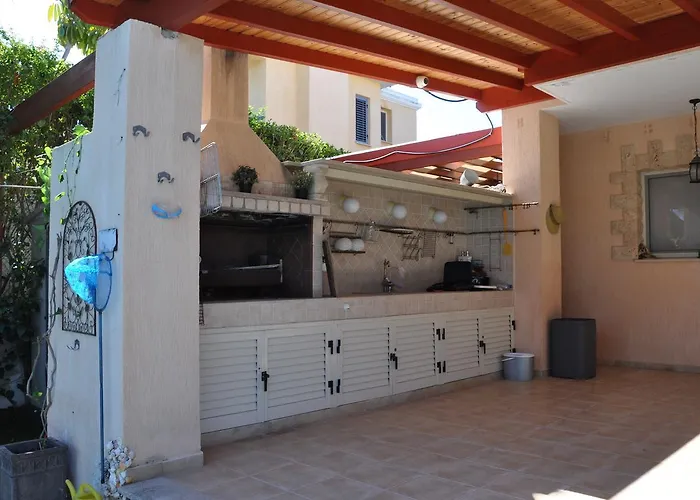 Villa Lachi Marina #17 *